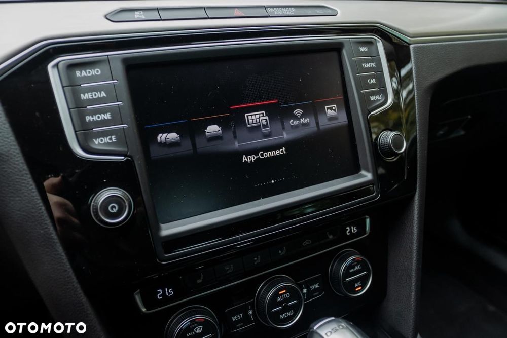 Volkswagen Passat 2.0 TDI Bi-Turbo BMT 4Mot Highline DSG - 32