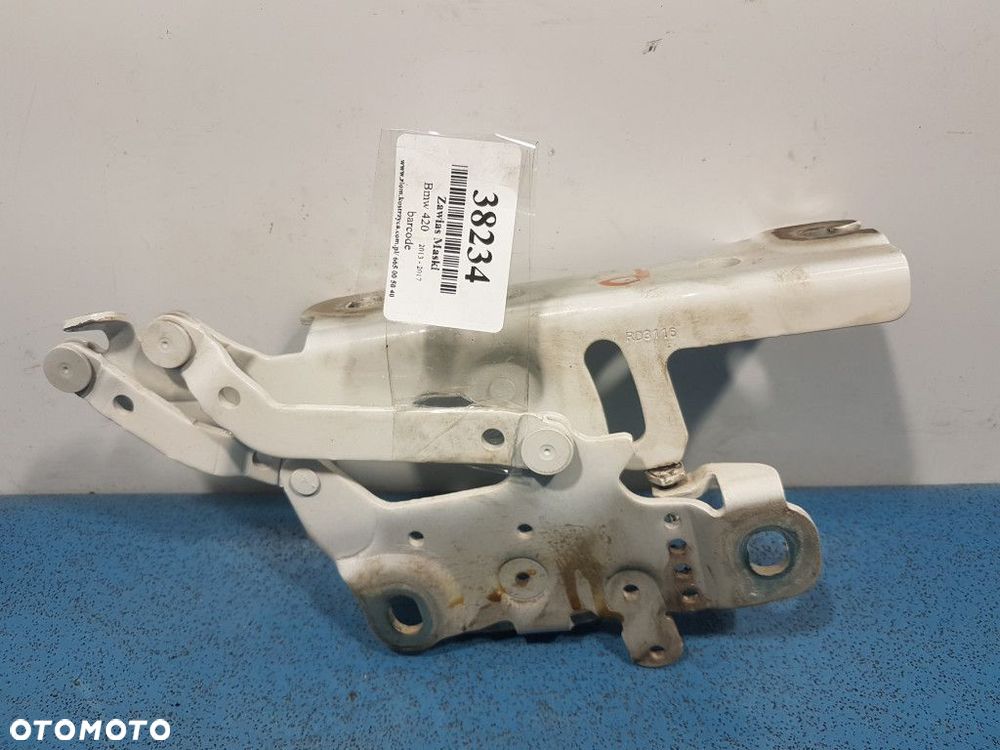 BMW 4 F36  ZAWIAS MASKI PRAWY A300 - 1