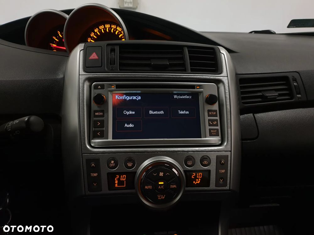 Toyota Verso 2.0 D-4D Premium - 19