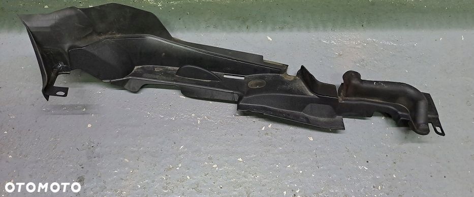 audi a4 b9 osłona wygłuszenie błotnika prawy przód - 1