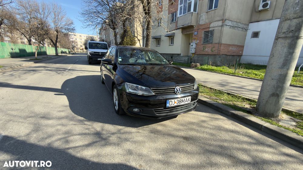 Volkswagen Jetta 1.6 TDI Blue Motion Technology Comfortline - 2