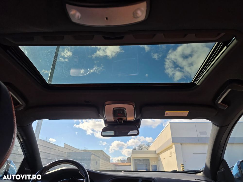 Volvo V60 D5 AWD Geartronic Kinetic - 11