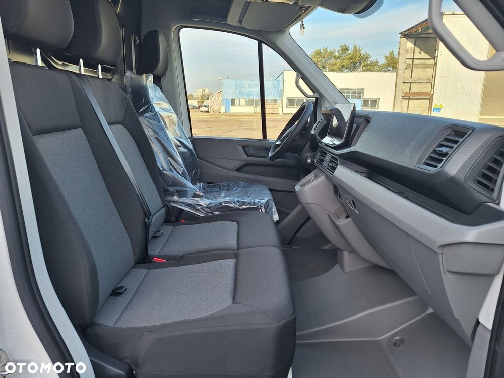 Volkswagen Crafter 35 Furgon z wysokim dachem silnik: 2,0 l EU6 SCR 177 KM, przedni 8-bieg.automatyczna, r.o : 4490 mm - 21