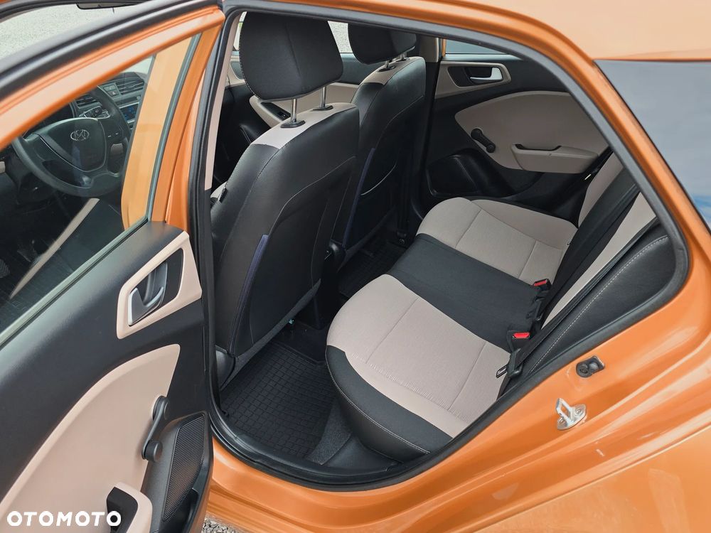 Hyundai i20 blue 1.2 Classic - 14