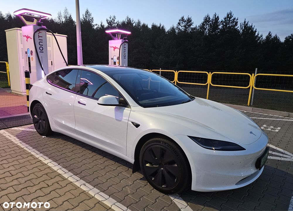 Tesla Model 3 - 23