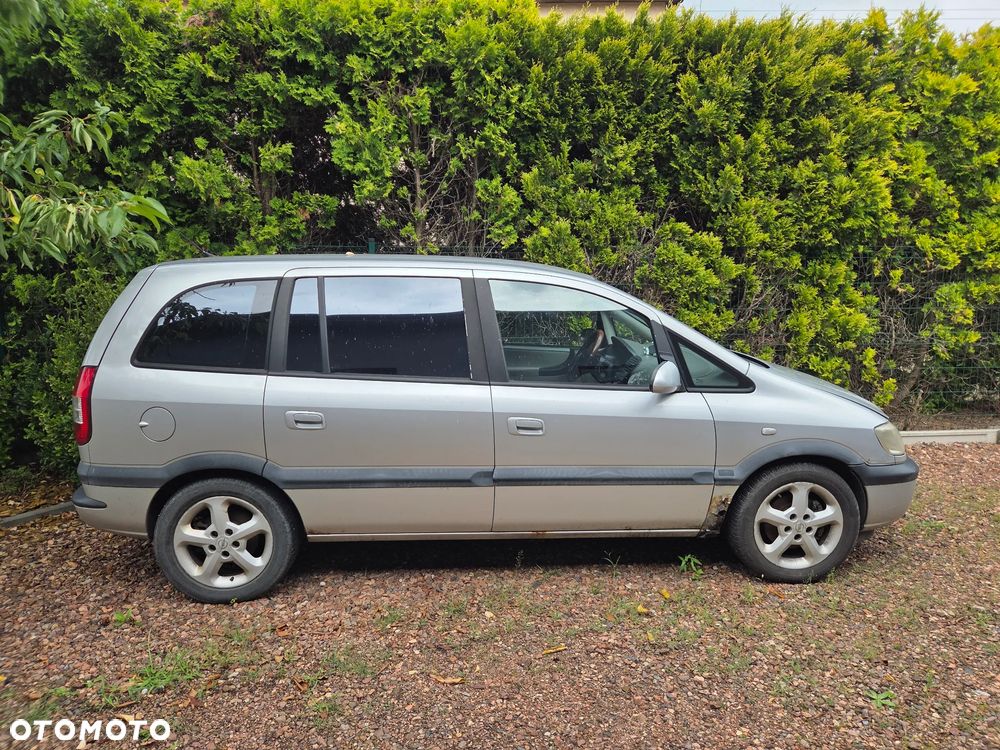 Opel Zafira 1.8 16V Comfort - 3