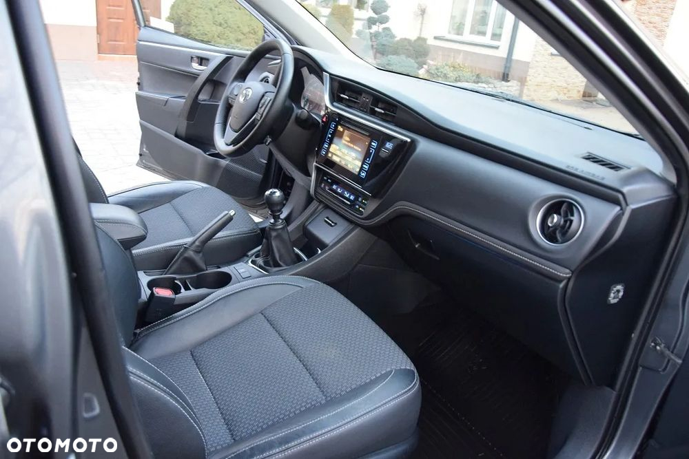 Toyota Corolla 1.6 Prestige EU6 - 8
