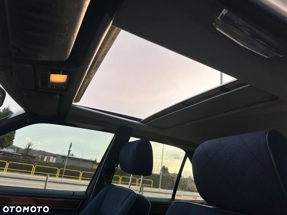 Mercedes-Benz Klasa E - 22