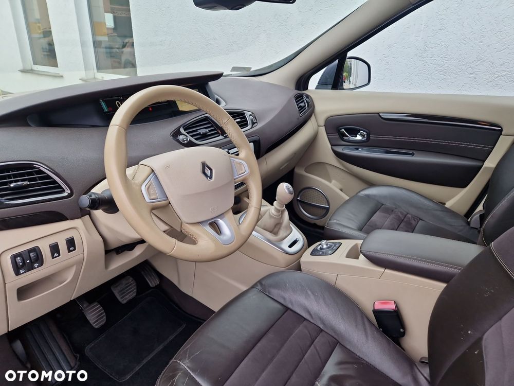 Renault Scenic 1.6 dCi Energy Privilege - 9