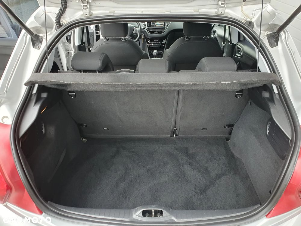 Peugeot 208 - 29