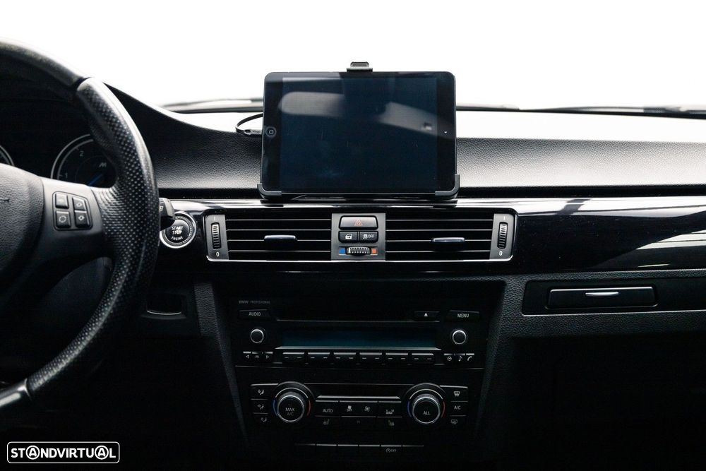 BMW 320 d Coupe Edição M - 16