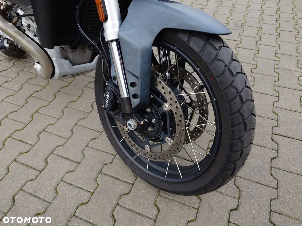 Moto Guzzi Stelvio - 9