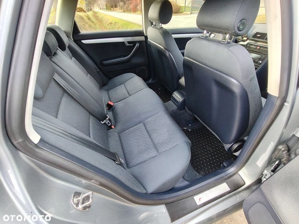 Audi A4 Avant 2.0 TDI DPF quattro - 16