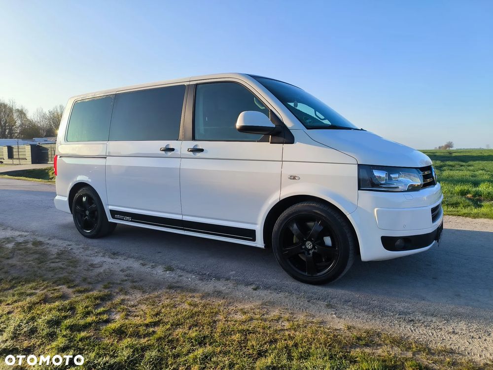 Volkswagen Multivan - 12
