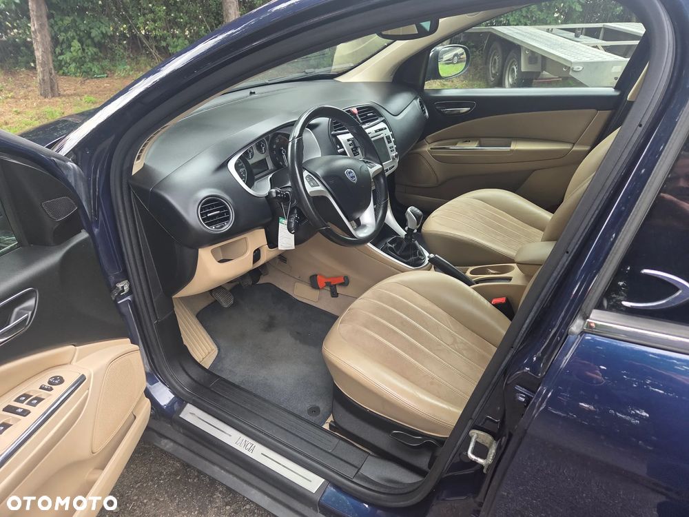 Lancia Delta 1.4 MultiAir 16v Gold - 14