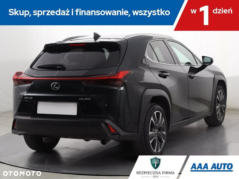 Lexus UX - 7