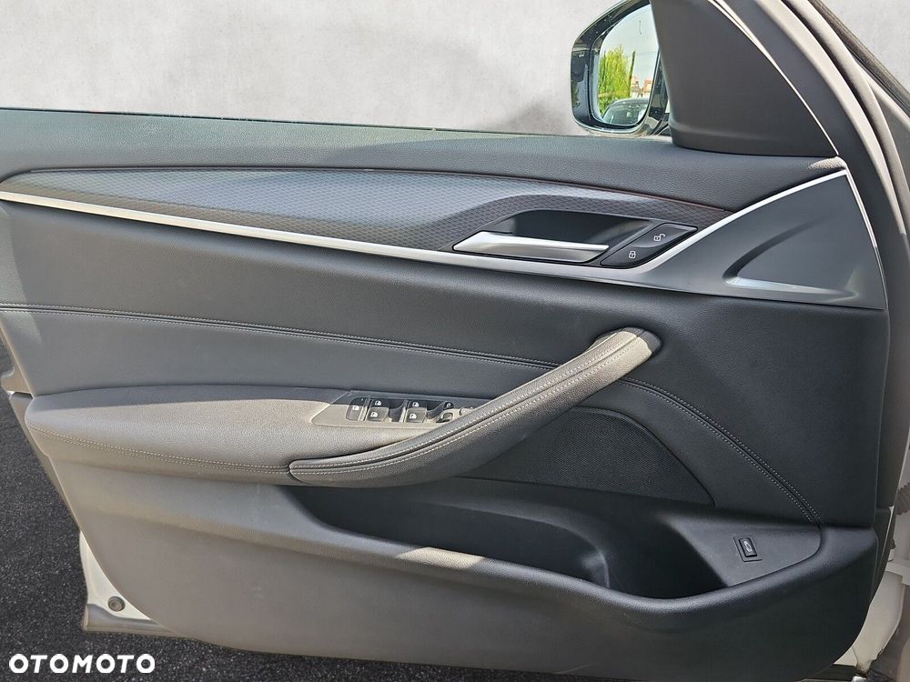 BMW Seria 5 - 16
