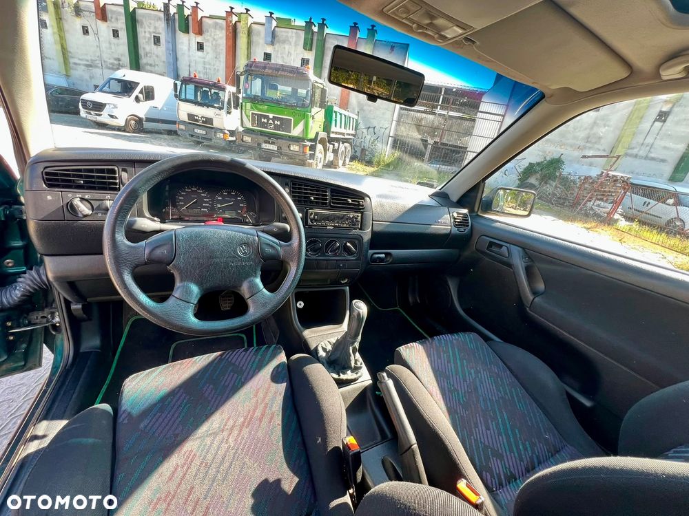 Volkswagen Golf 1.6 CL - 20