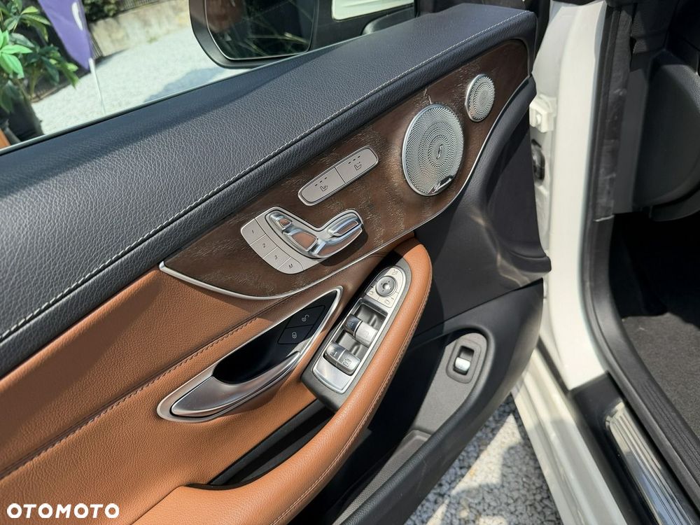 Mercedes-Benz Klasa C 300 9G-TRONIC AMG Line - 15