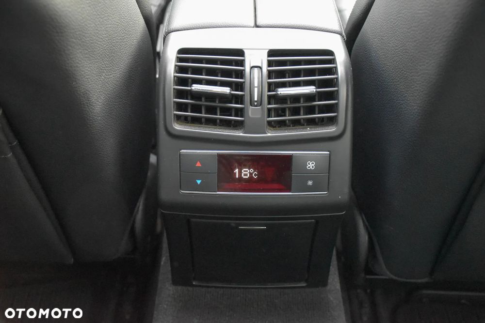 Mercedes-Benz Klasa E 350 CDI DPF 4Matic BlueEFFICIENCY 7G-TRONIC Avantgarde - 38