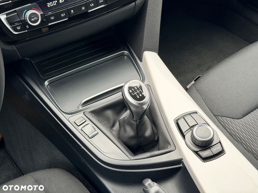 BMW Seria 3 318i - 22