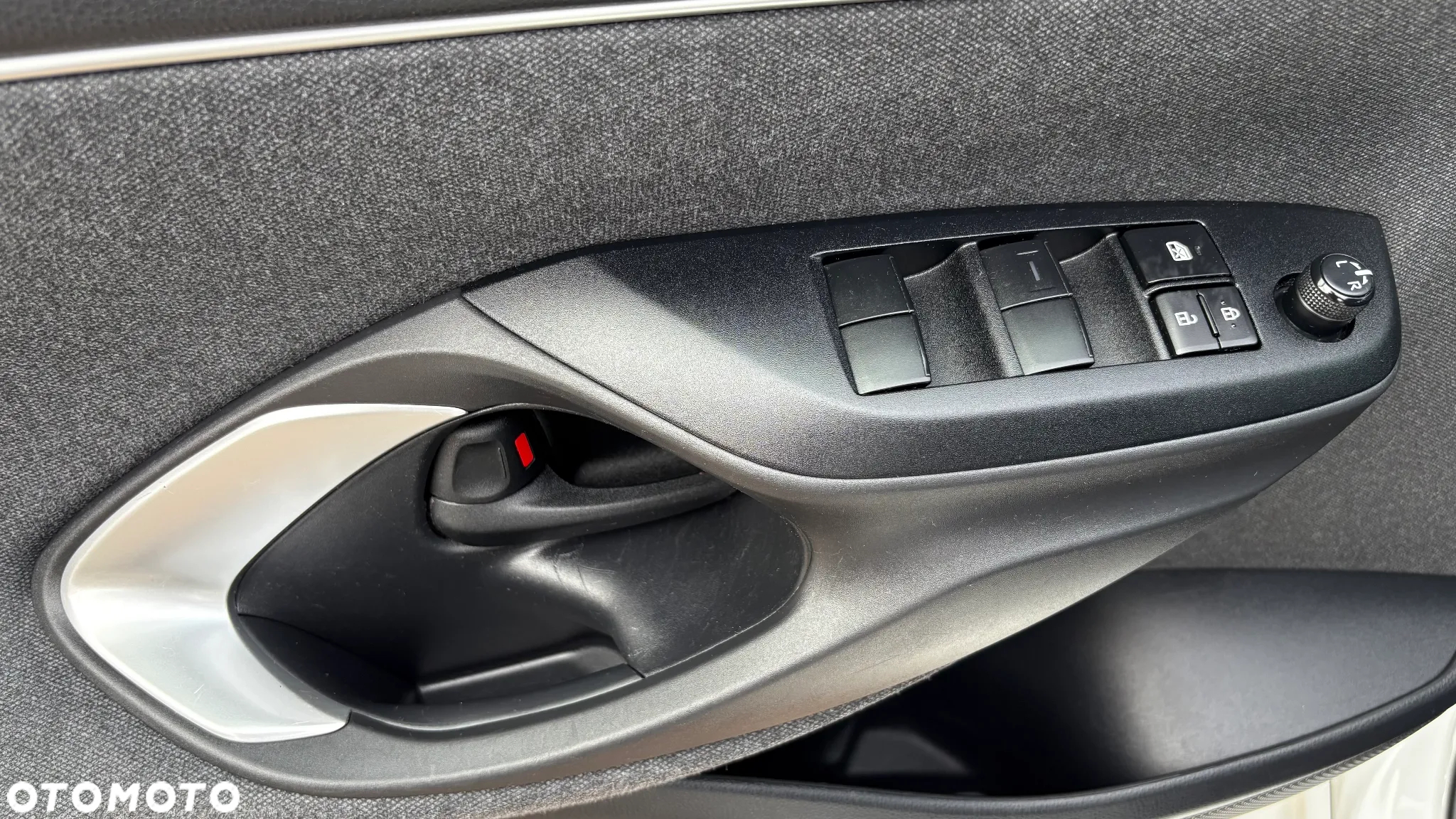Toyota Yaris Hybrid 1.5 Comfort - 37