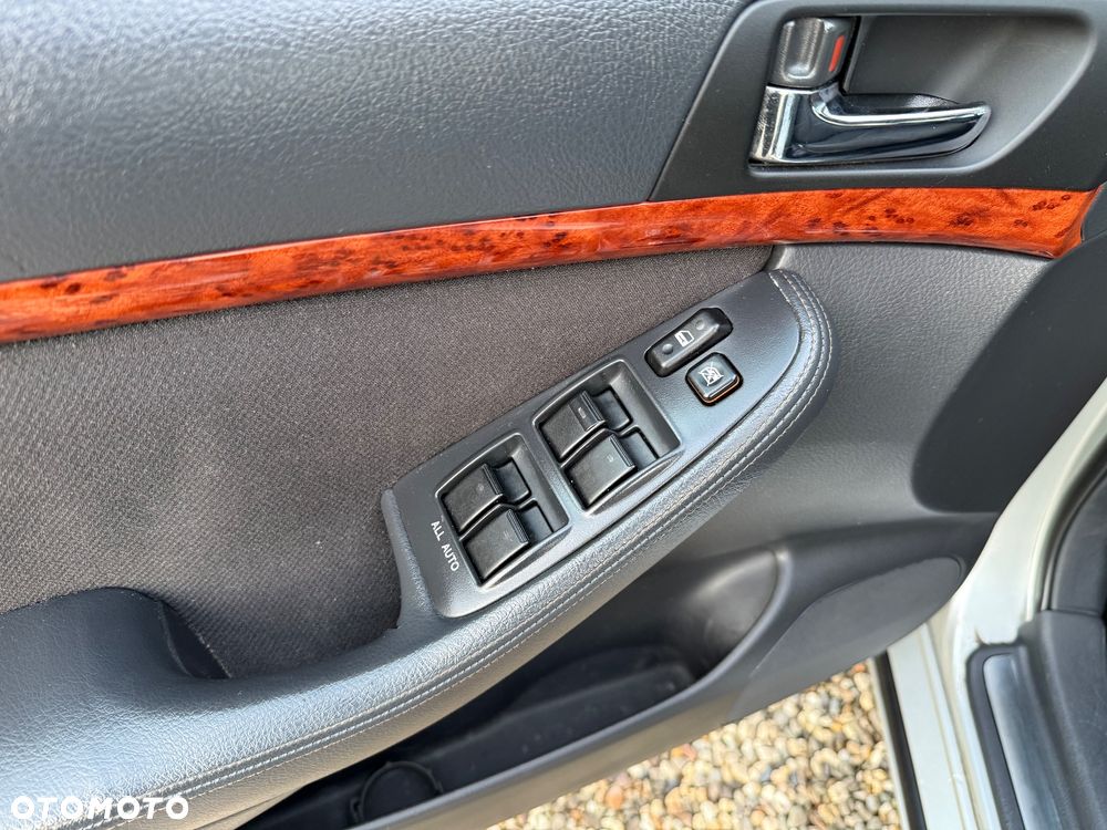 Toyota Avensis 2.0 VVT-i Prestige - 17