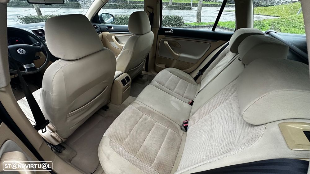 VW Golf Variant 2.0 TDi Confortline - 10