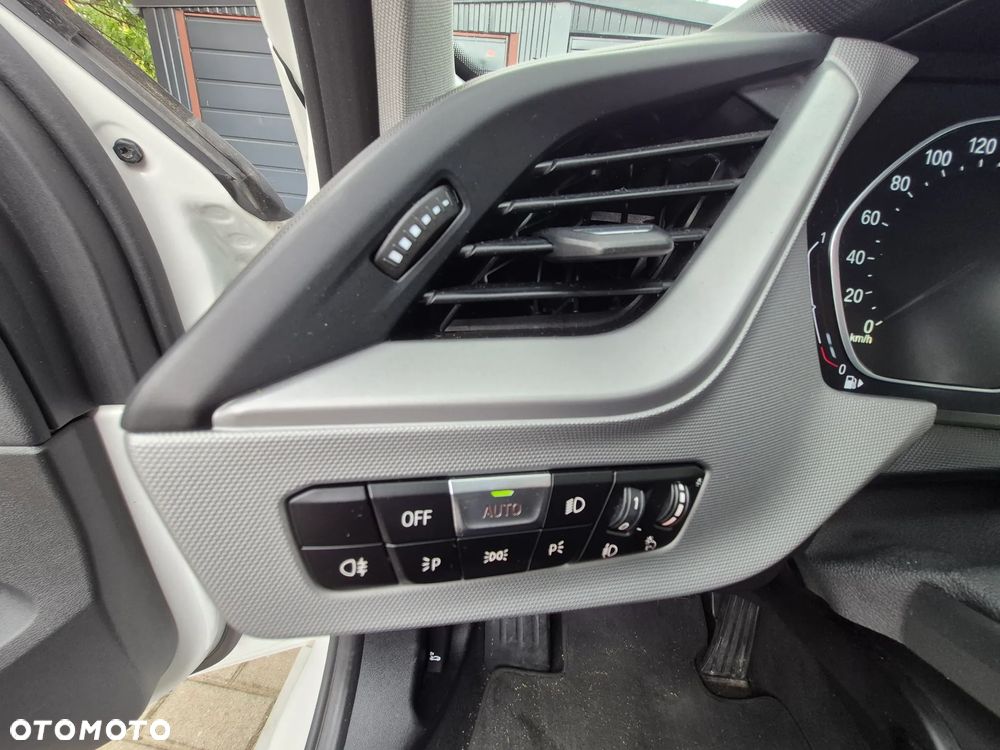BMW Seria 1 118i - 15