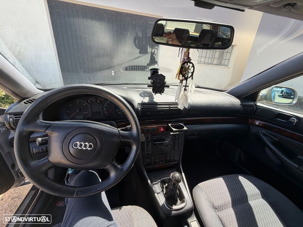 Audi A4 Avant 1.9 TDI Attraction - 8