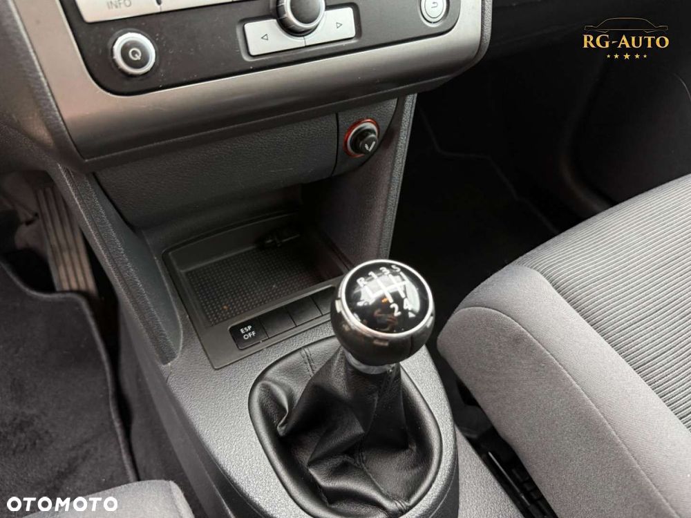 Volkswagen Touran - 27