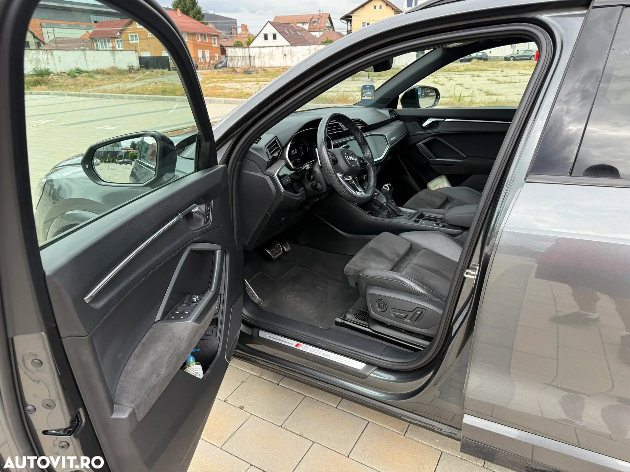 Audi RS Q3 2.5 TFSI quattro S tronic - 13