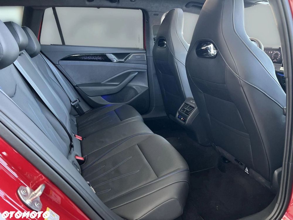 Volkswagen Passat - 31