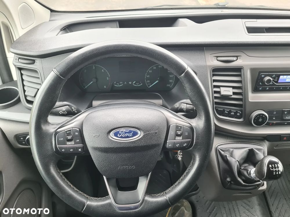 Ford CUSTOM - 5