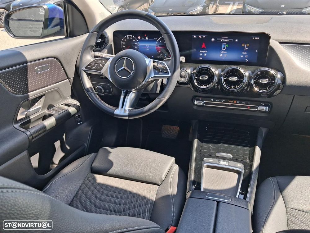 Mercedes-Benz GLA 180 d Progressive - 16