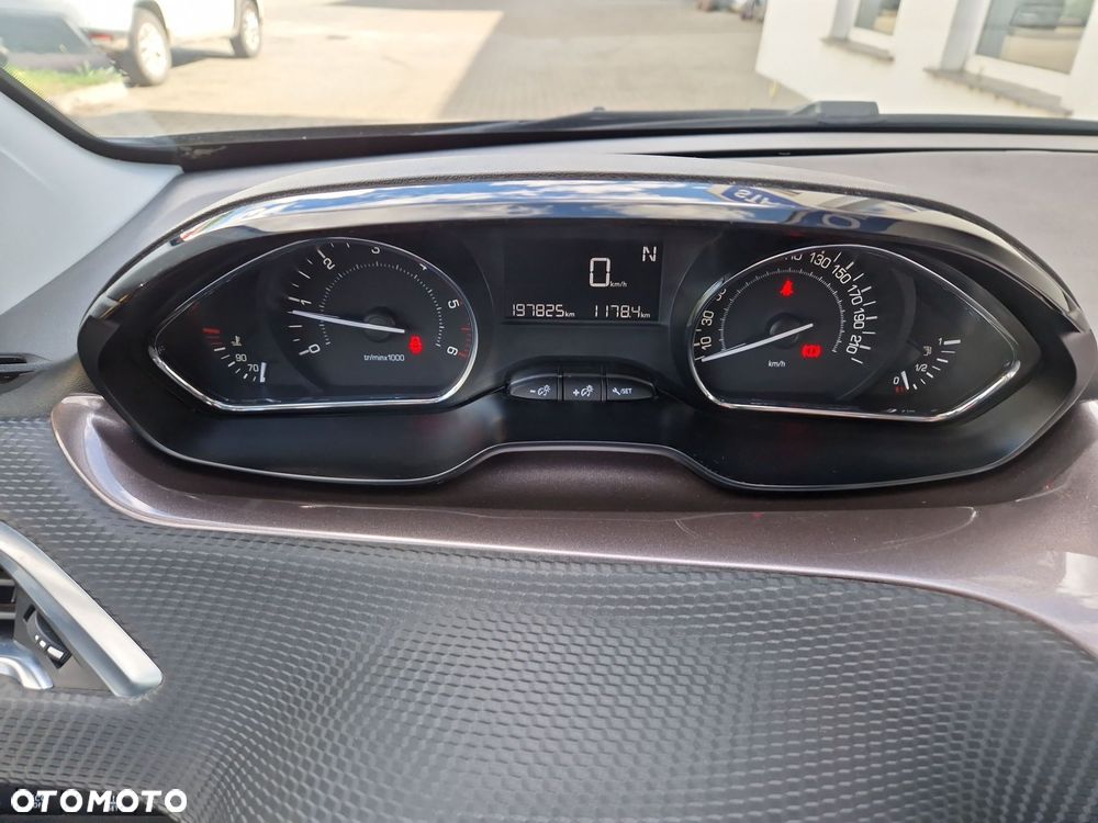 Peugeot 2008 - 14