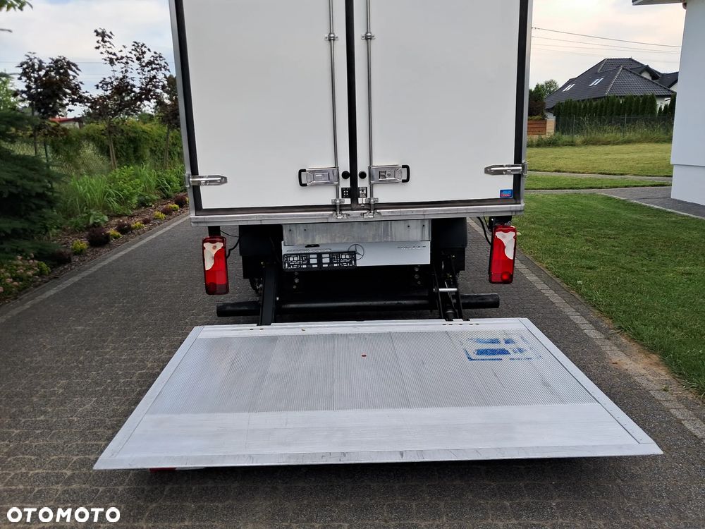 Mercedes-Benz SPRINTER 515 Chłodnia + Winda 1 TONA Salon Polska - 39