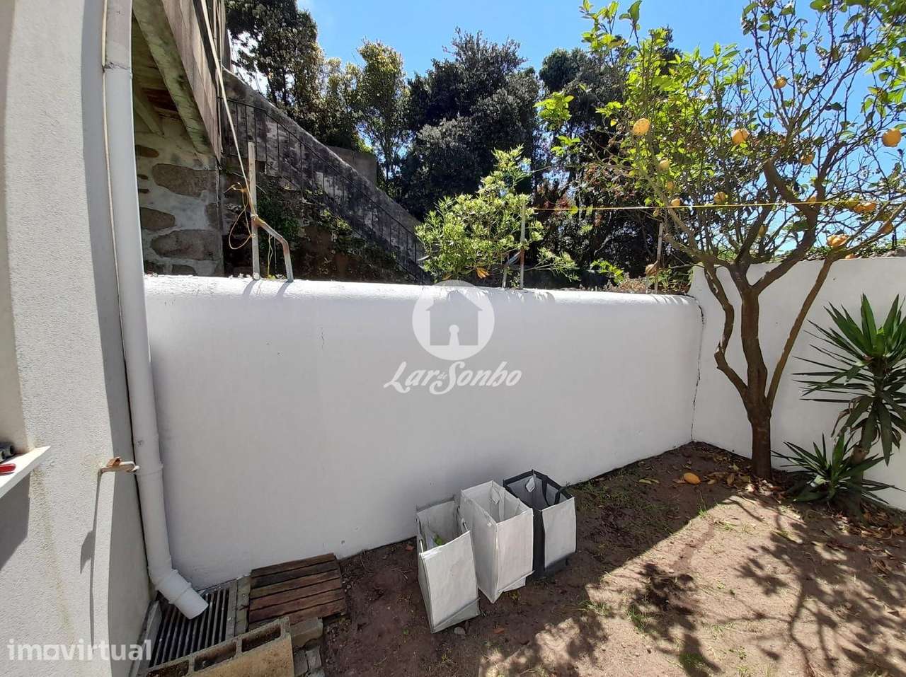 Prédio de Investimento com Elevado Potencial no Centro de Vila do C...