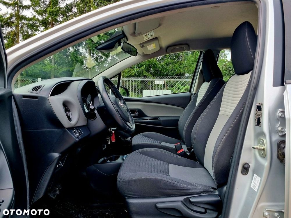 Toyota Yaris Hybrid 100 Active EU6 - 9