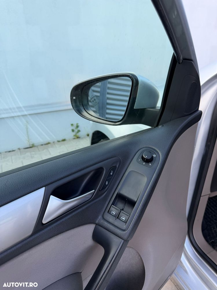 VOLKSWAGEN Golf 2010 — imagine 4