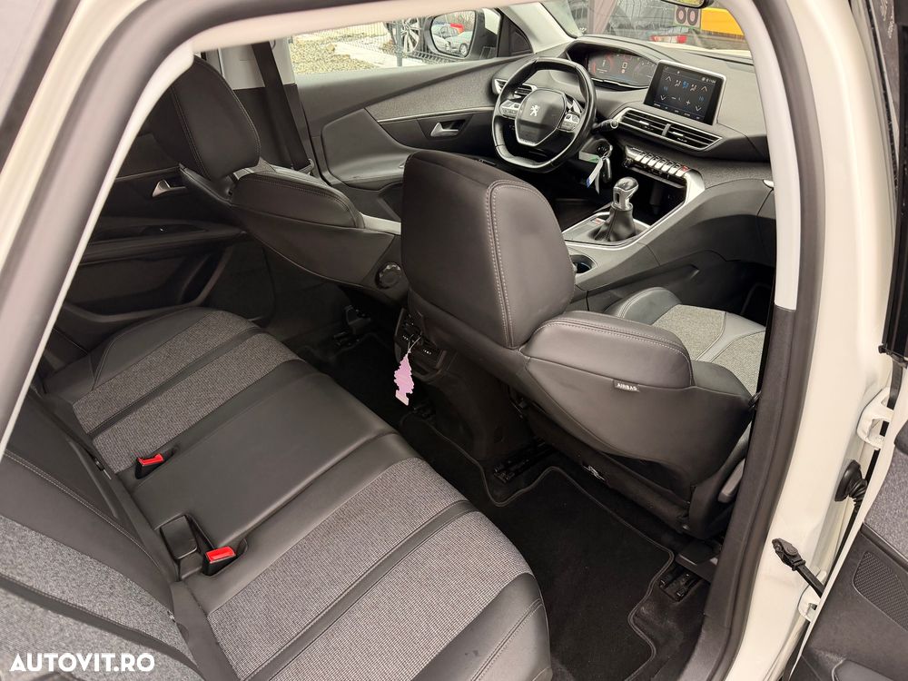 Peugeot 3008 PureTech 130 Stop & Start GPF Allure - 21