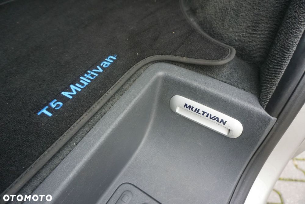 Volkswagen Multivan - 16