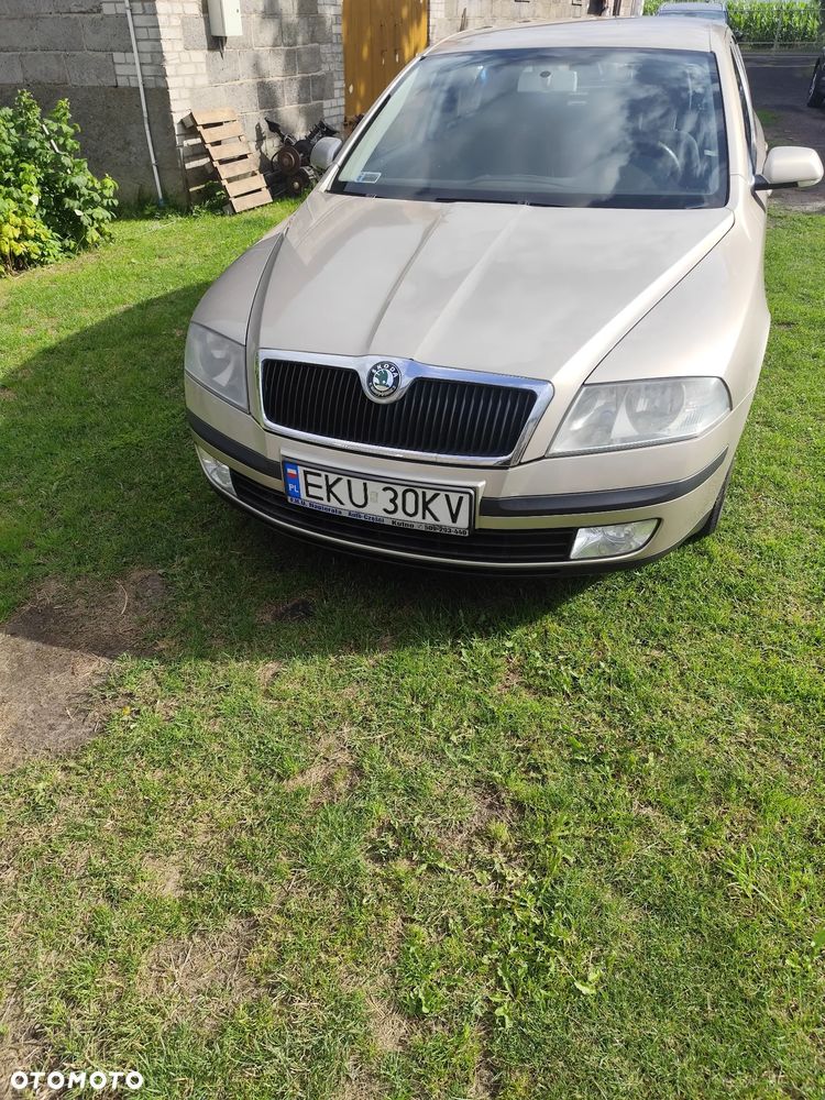Skoda Octavia 1.6 Ambiente - 2