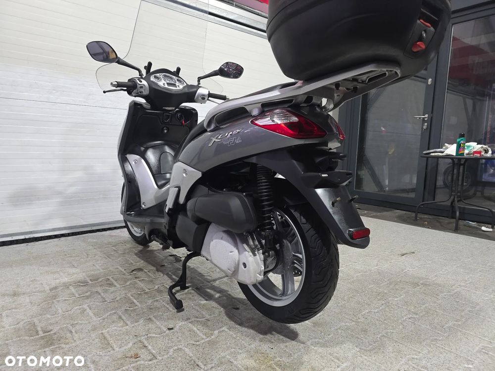Yamaha X-max - 19