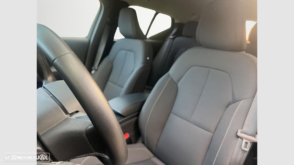 Volvo XC 40 1.5 T3 Momentum Geartronic - 10