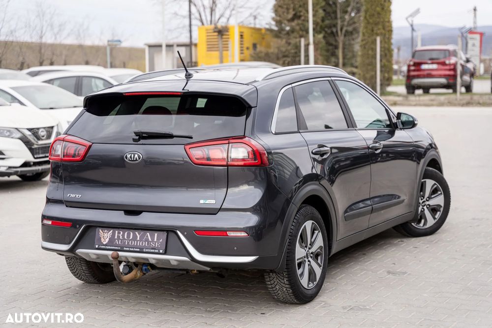 Kia Niro 1.6 GDI 2WD Aut. Spirit - 4