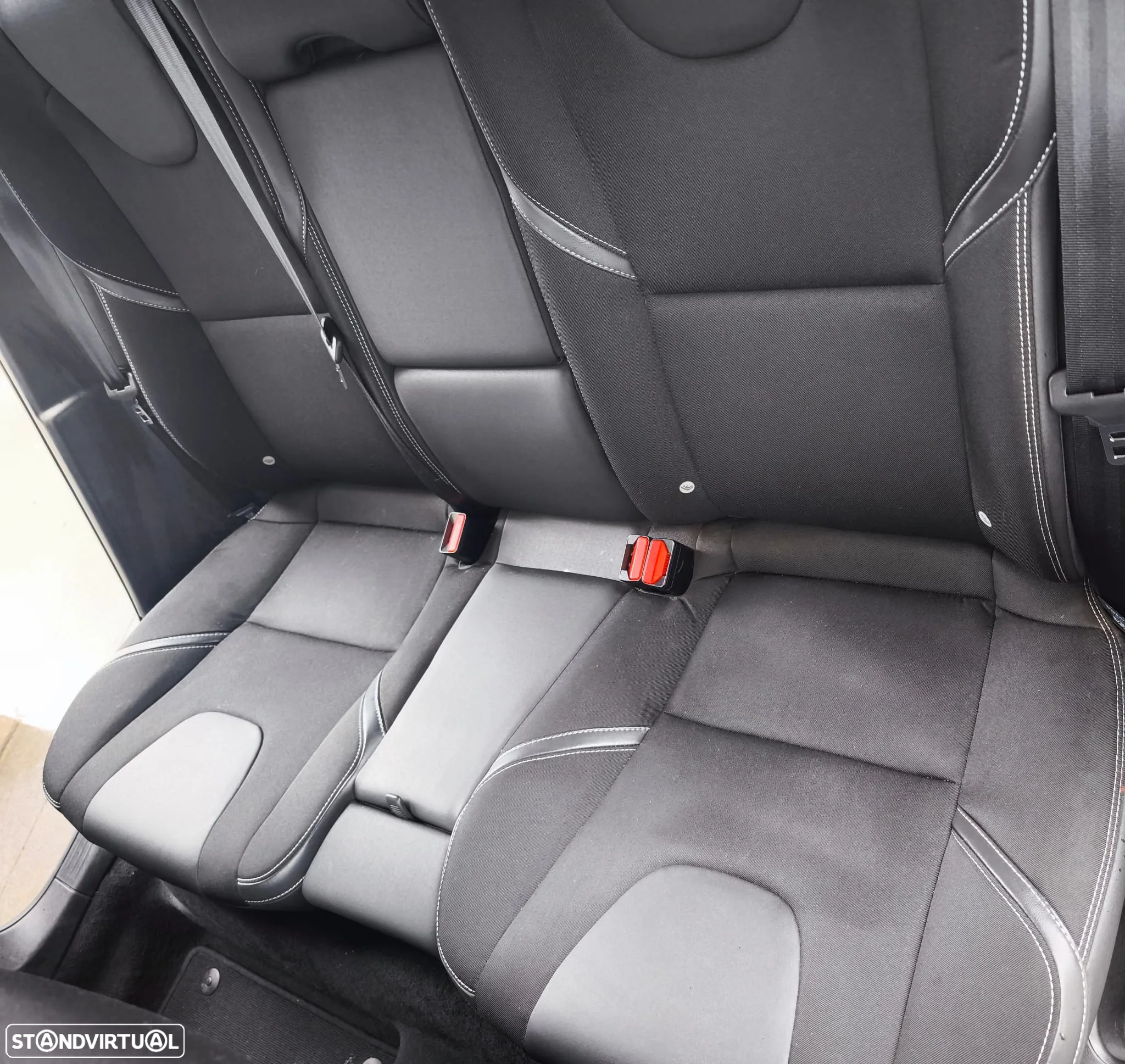 Volvo V40 2.0 D3 Momentum - 8