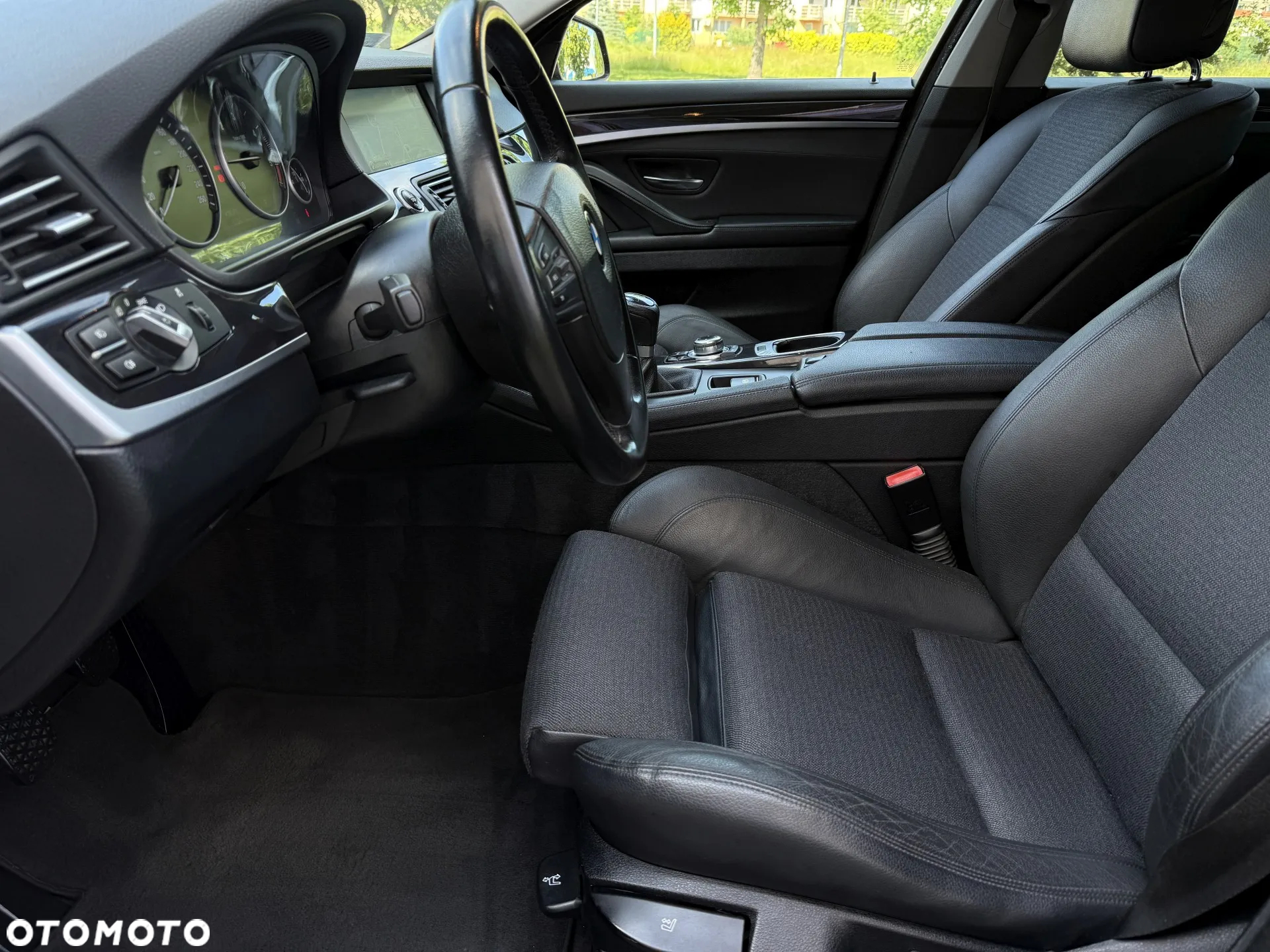 BMW Seria 5 520d Touring - 16