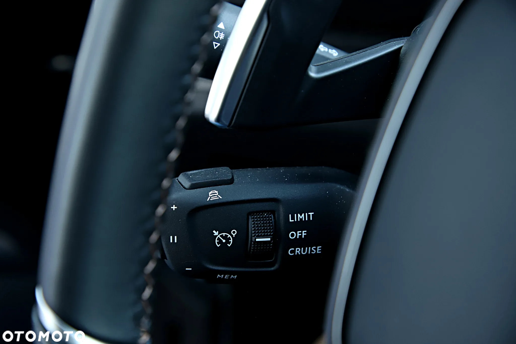 Peugeot 3008 1.6 PureTech Hybrid4 PHEV GT Pack S&S EAT8 - 34