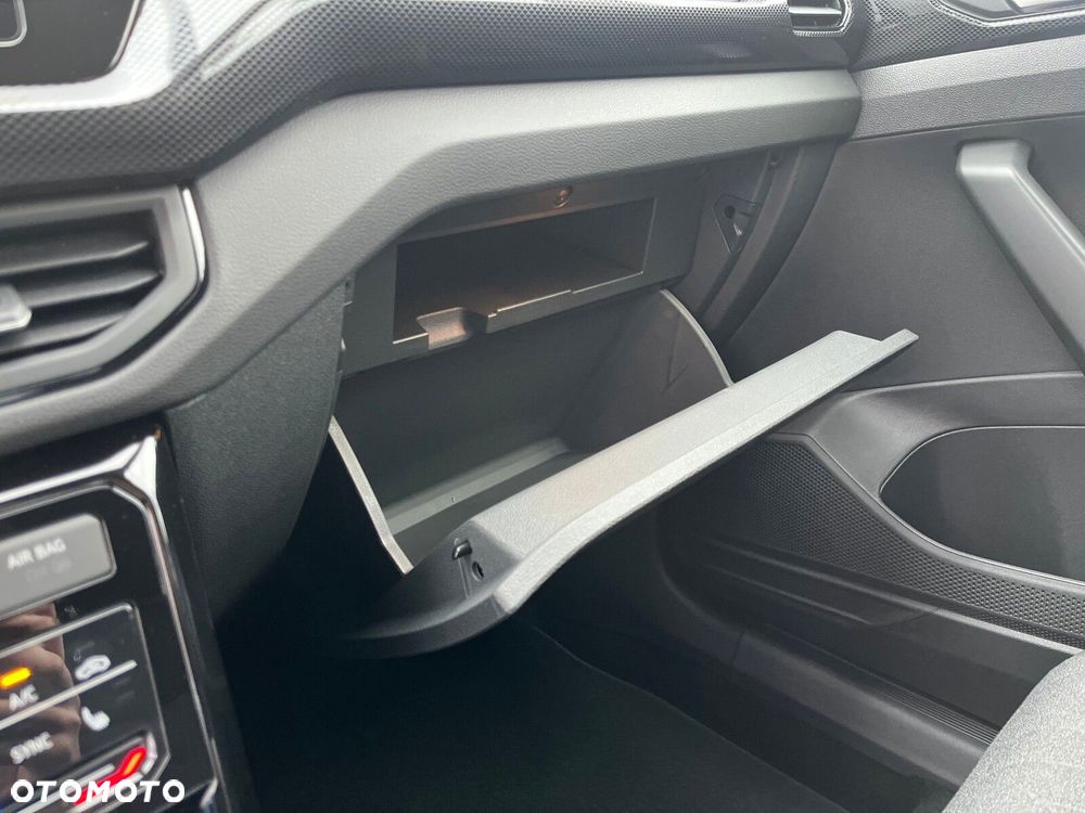 Volkswagen T-Cross - 31